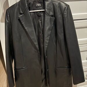 Zara Women's Oversized Black Leather Blazer